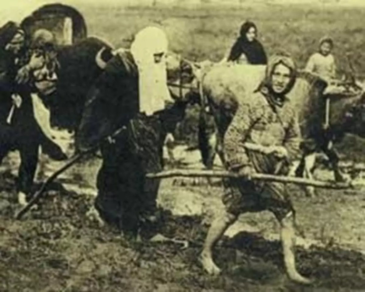 100. Yılında Kadınların Objektifinden ve Kaleminden Laik Cumhuriyet